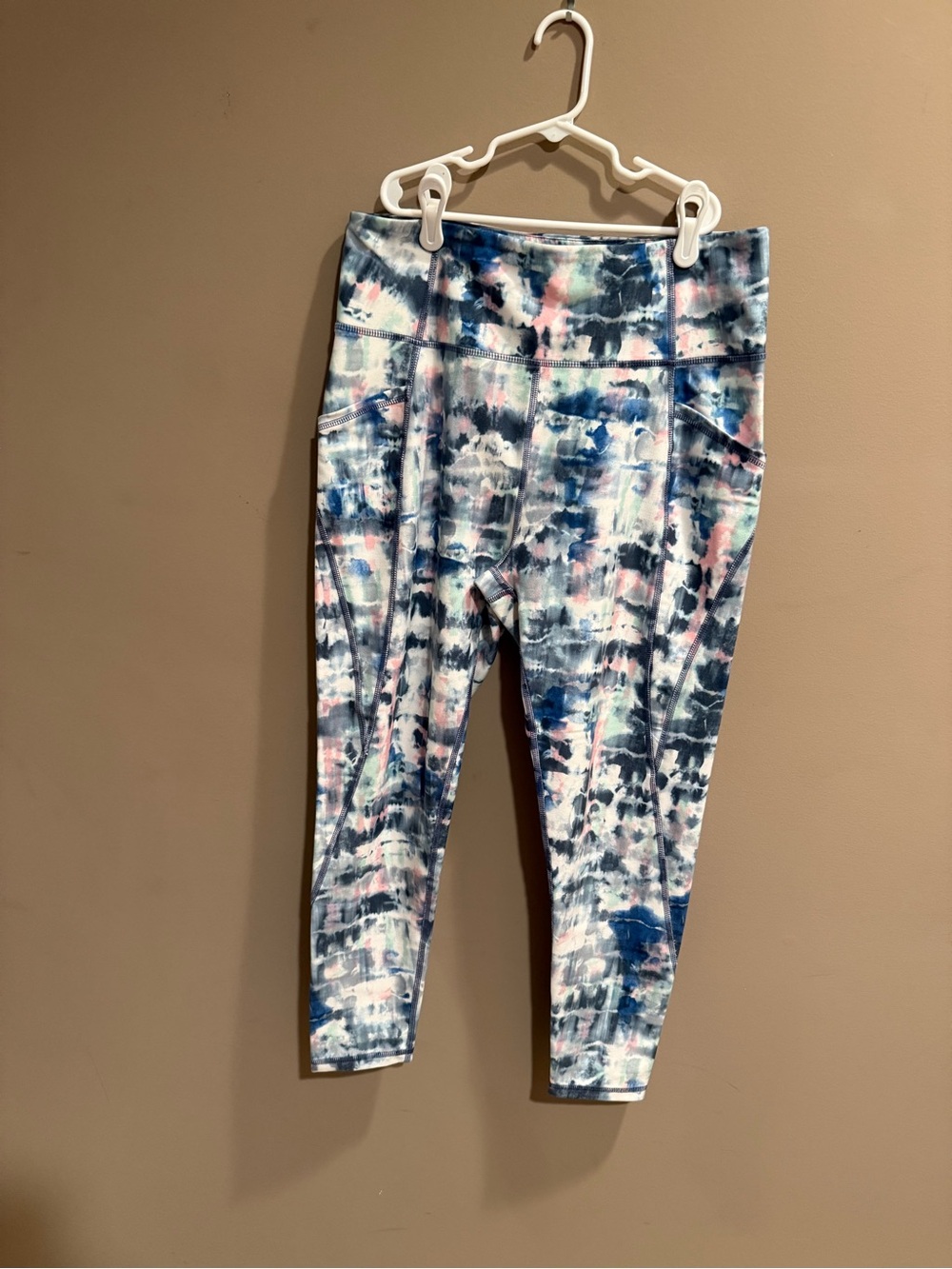 Women’s Freely Brand Tie-Dye Active Leggings In Excellent Condition, Size XL